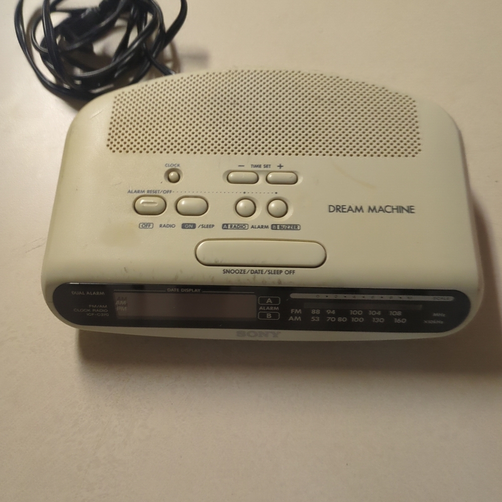 Sony Dream Machine Beige Clock Radio